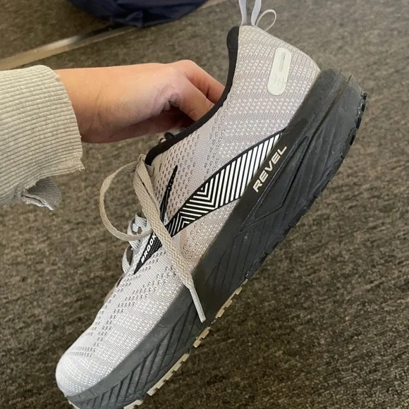 Brooks Mens Revel 6 White Running Shoes Sneakers Size 9 grey black - Picture 4 of 12